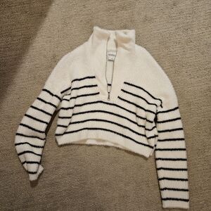 Abercrombie Cropped Soft Striped Sweater - White and Black